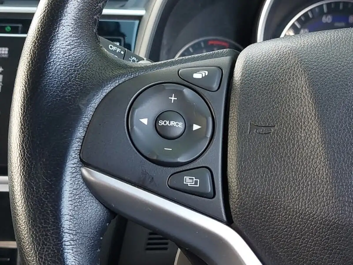 2018-honda-jazz-13-i-vtec-ex-navi-cvt-big-16