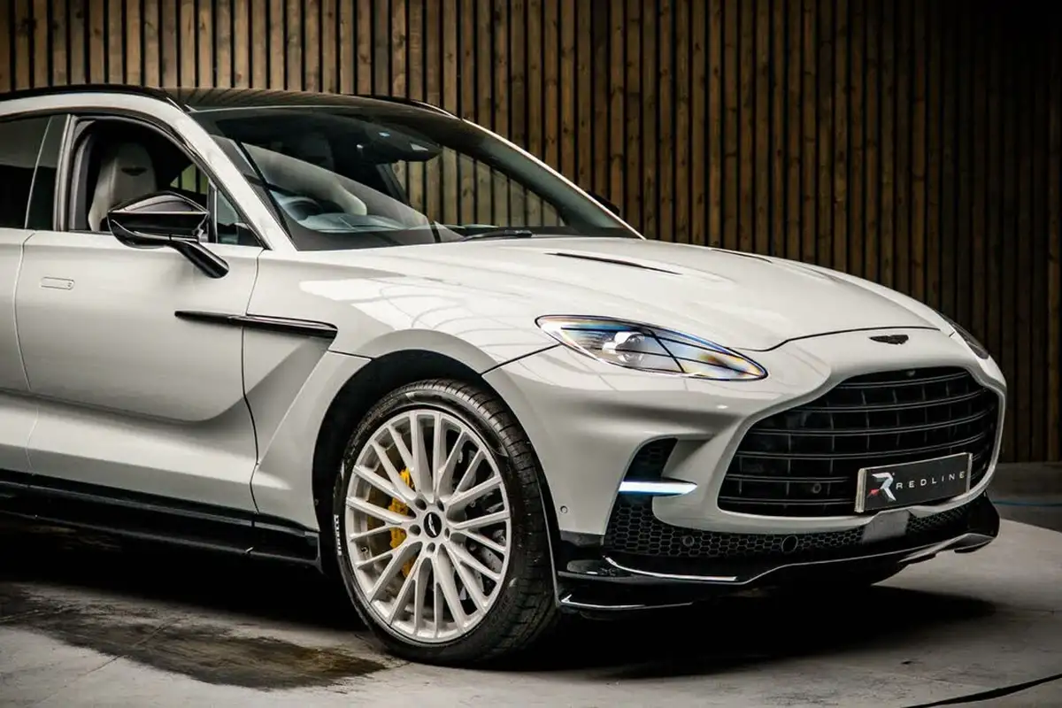 2022-aston-martin-dbx-40-v8-big-9