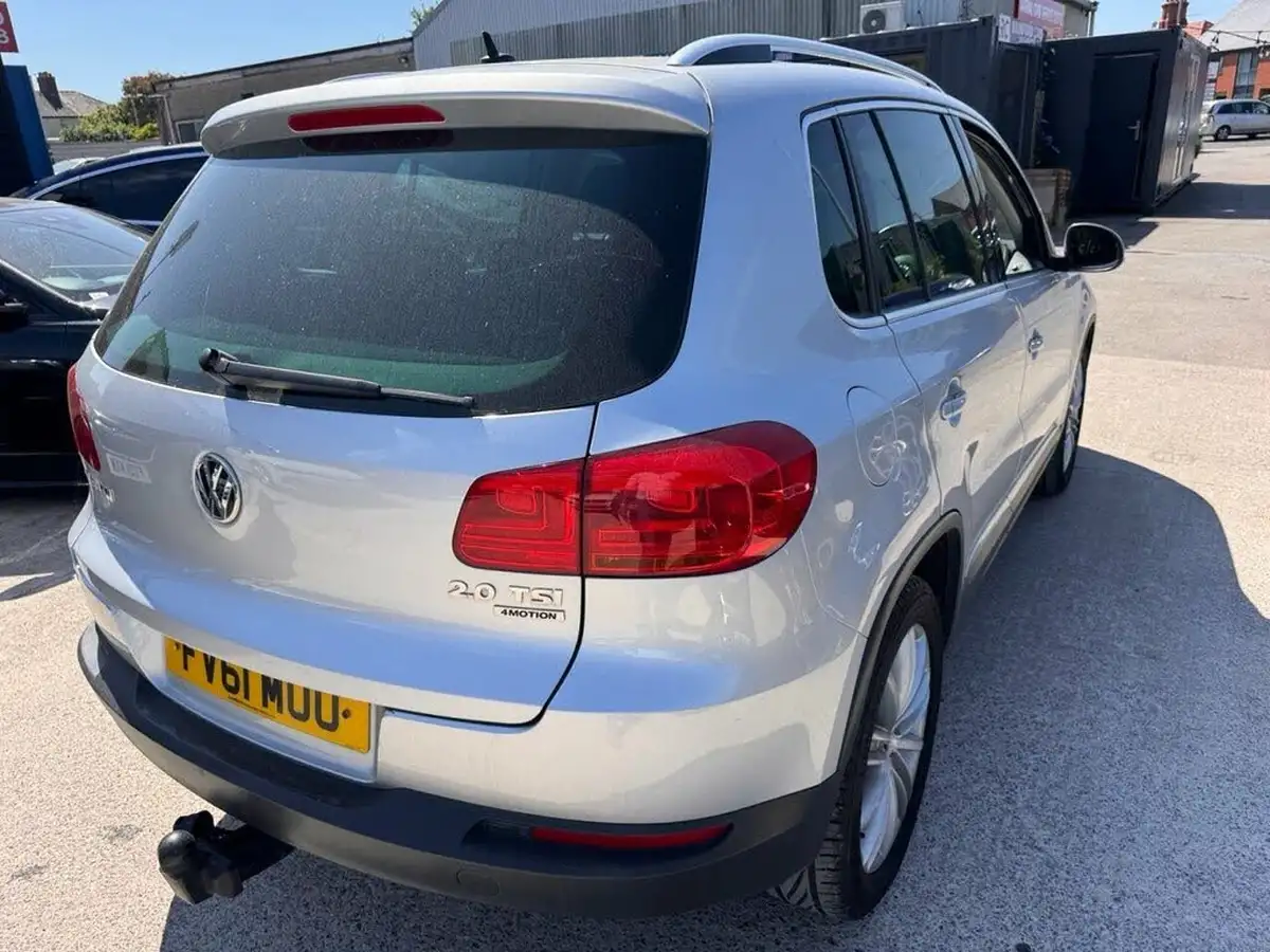 2011-volkswagen-tiguan-20-sport-180ps-4wd-big-5