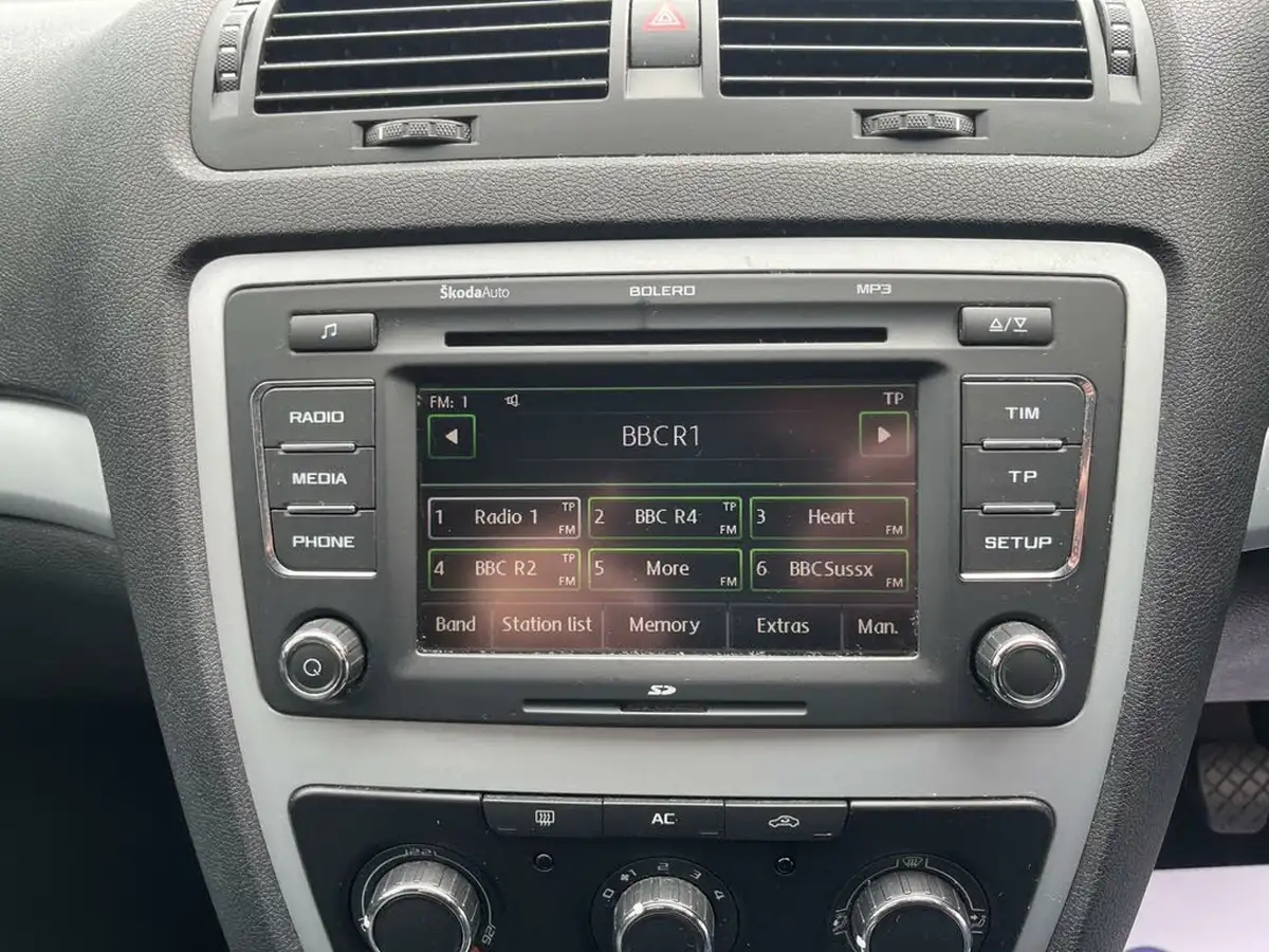 2010-skoda-octavia-14-se-tsi-122bhp-hatchback-big-31