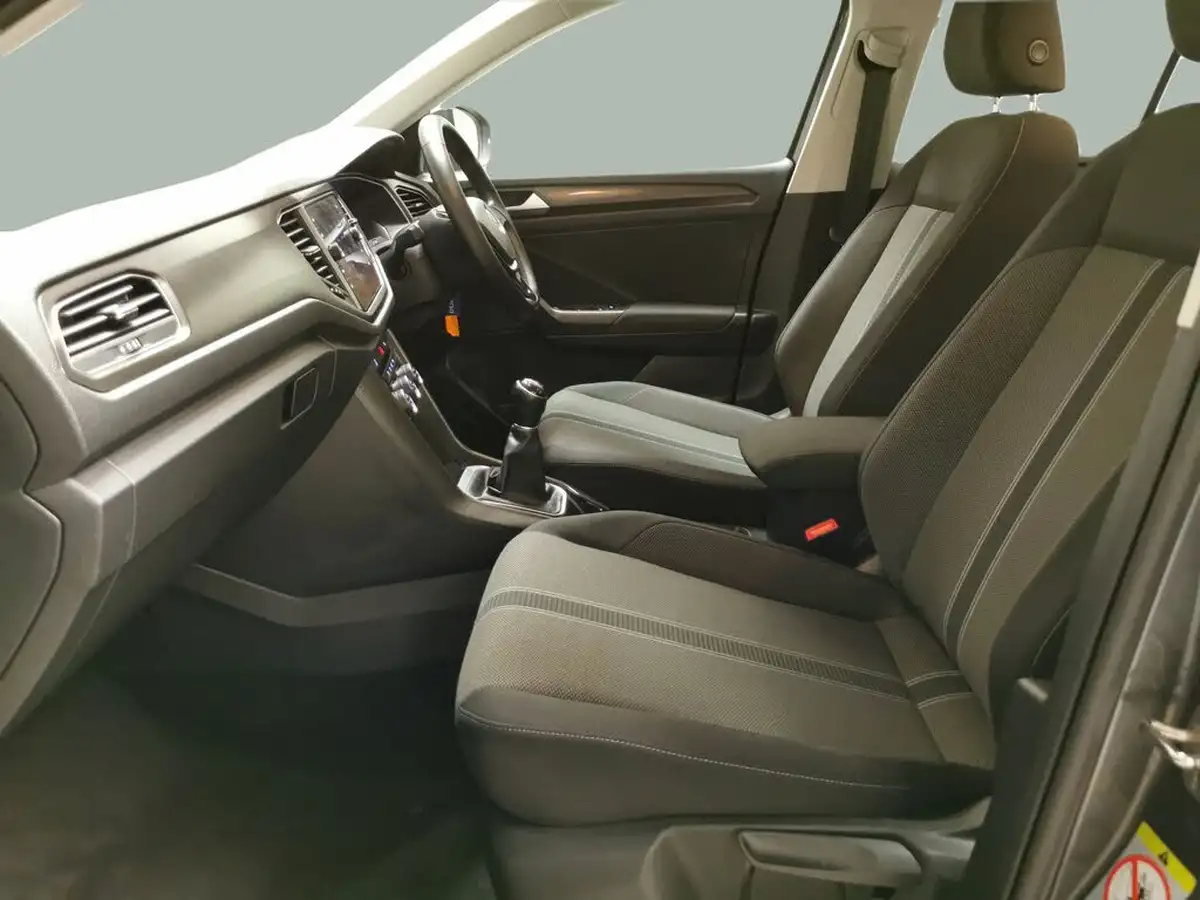 2019-volkswagen-t-roc-16tdi-se-big-3