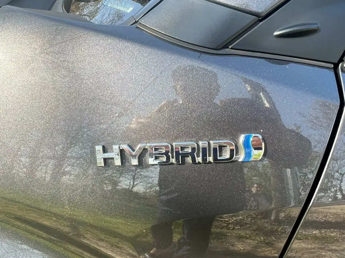 2021-toyota-c-hr-18-vvt-i-design-big-56