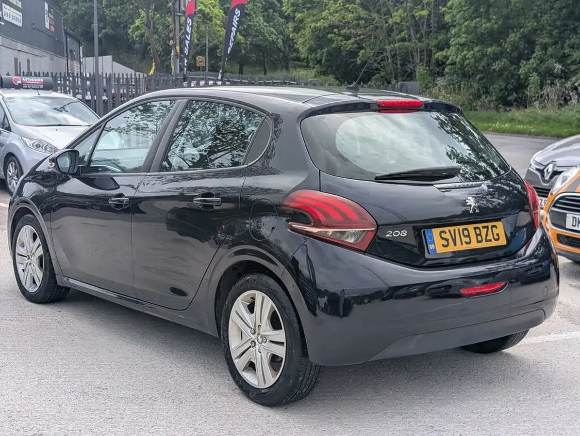 2019-peugeot-208-15-bluehdi-active-big-4