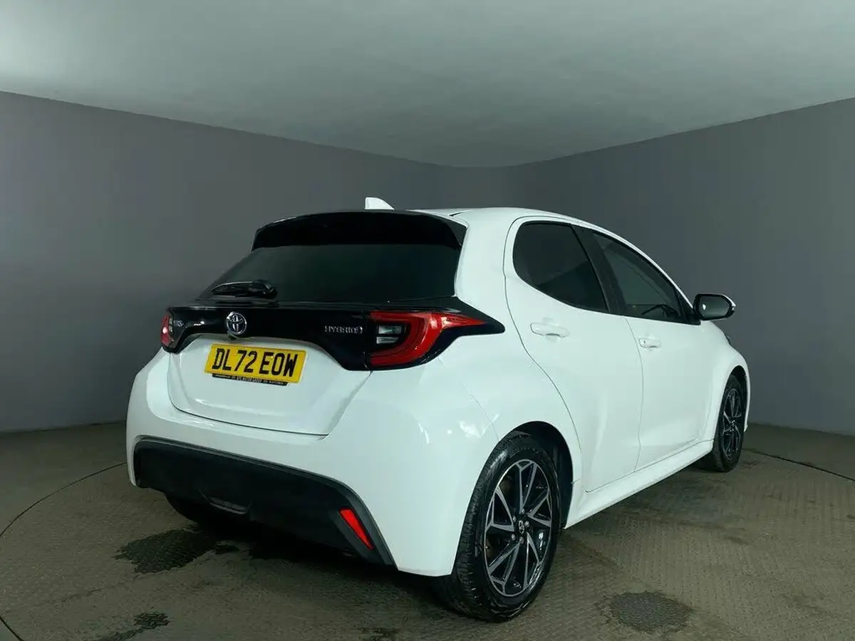2023-toyota-yaris-15-vvt-i-design-big-7