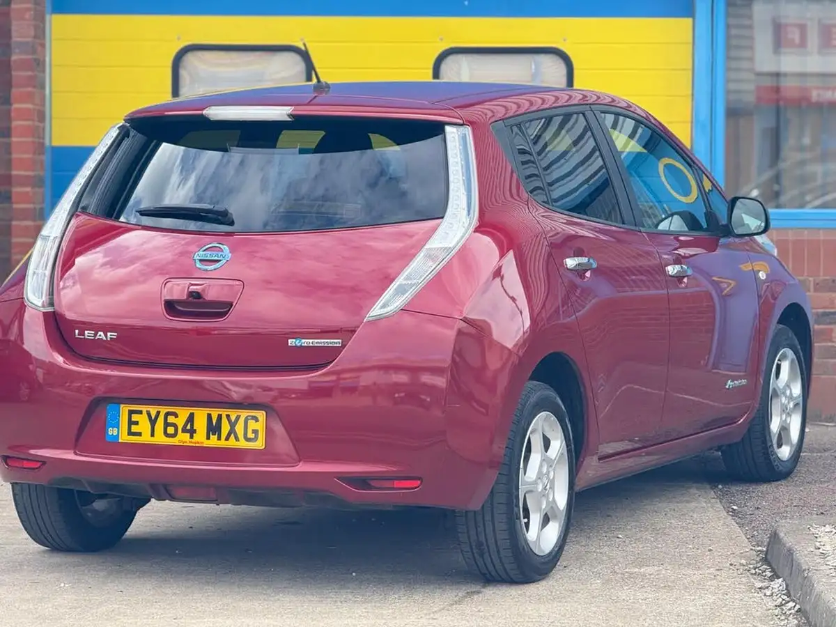 2014-nissan-leaf-e-acenta-big-74