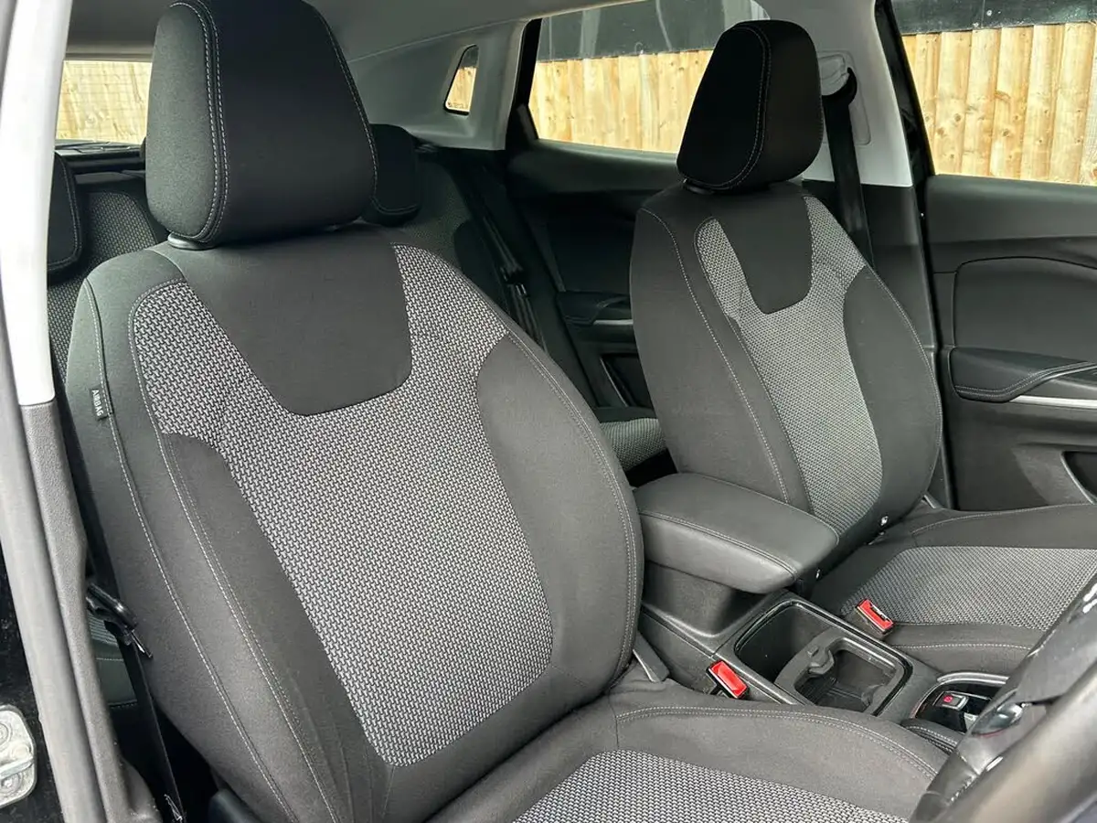 2019-vauxhall-grandland-x-12-se-ss-big-23