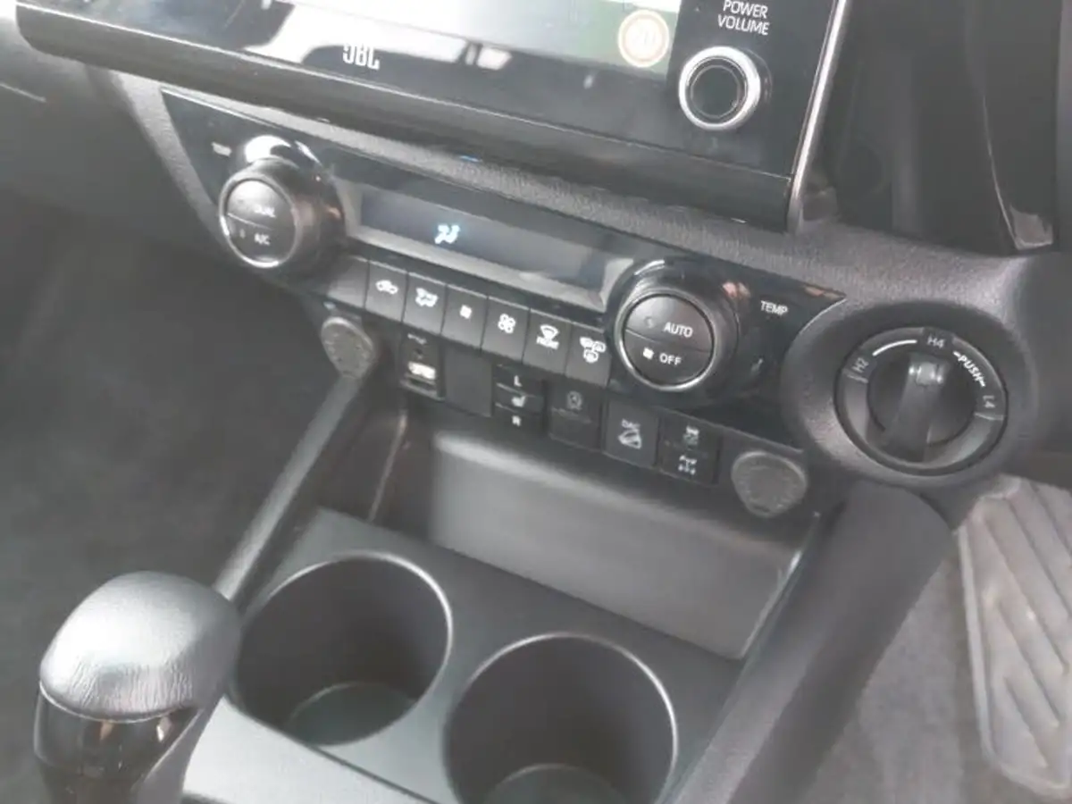 2022-toyota-hi-lux-28d-4d-invincible-x-204hpeu6d-2755cc-auto-big-13