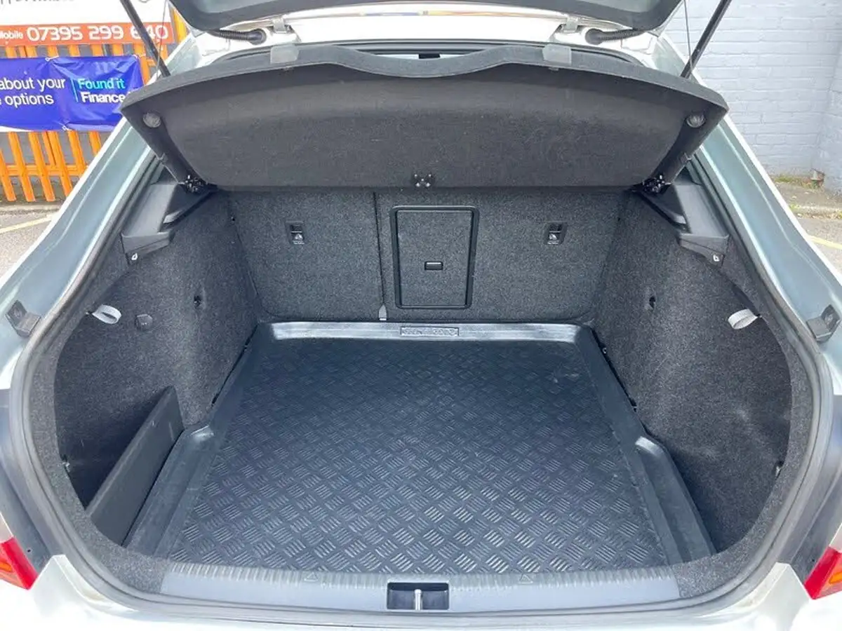 2019-skoda-octavia-20-tsi-vrs-hatchback-dsg-big-39