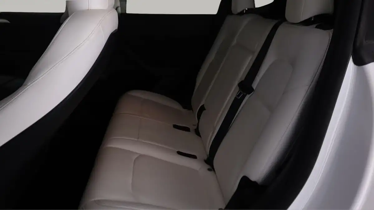2022-tesla-model-y-e-long-range-big-16
