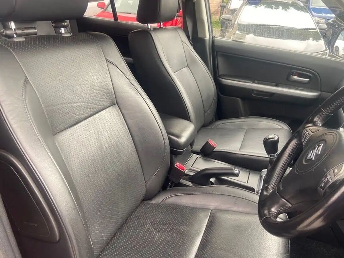 2010-suzuki-grand-vitara-19td-sz5-big-13