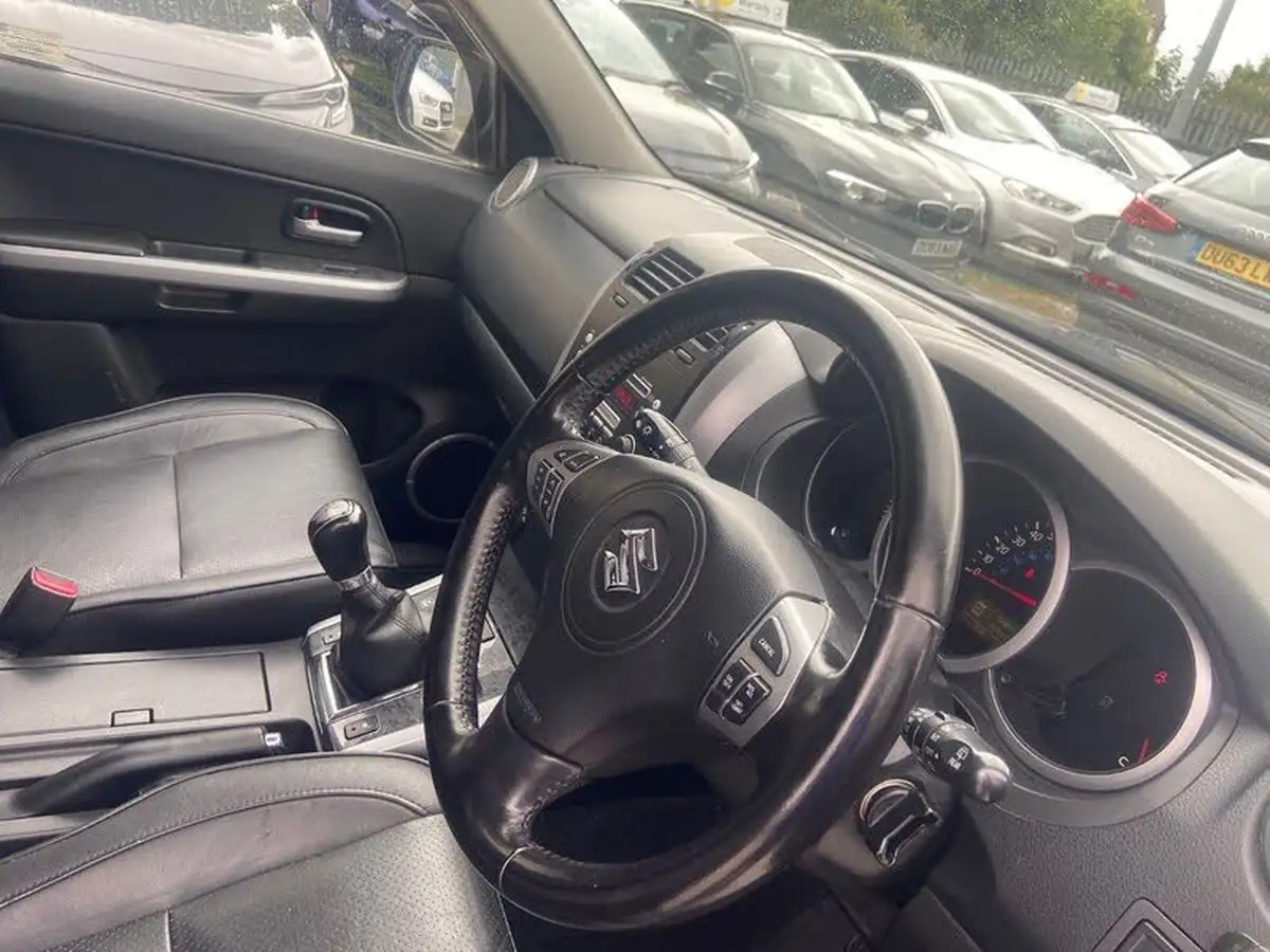 2010-suzuki-grand-vitara-19td-sz5-big-17