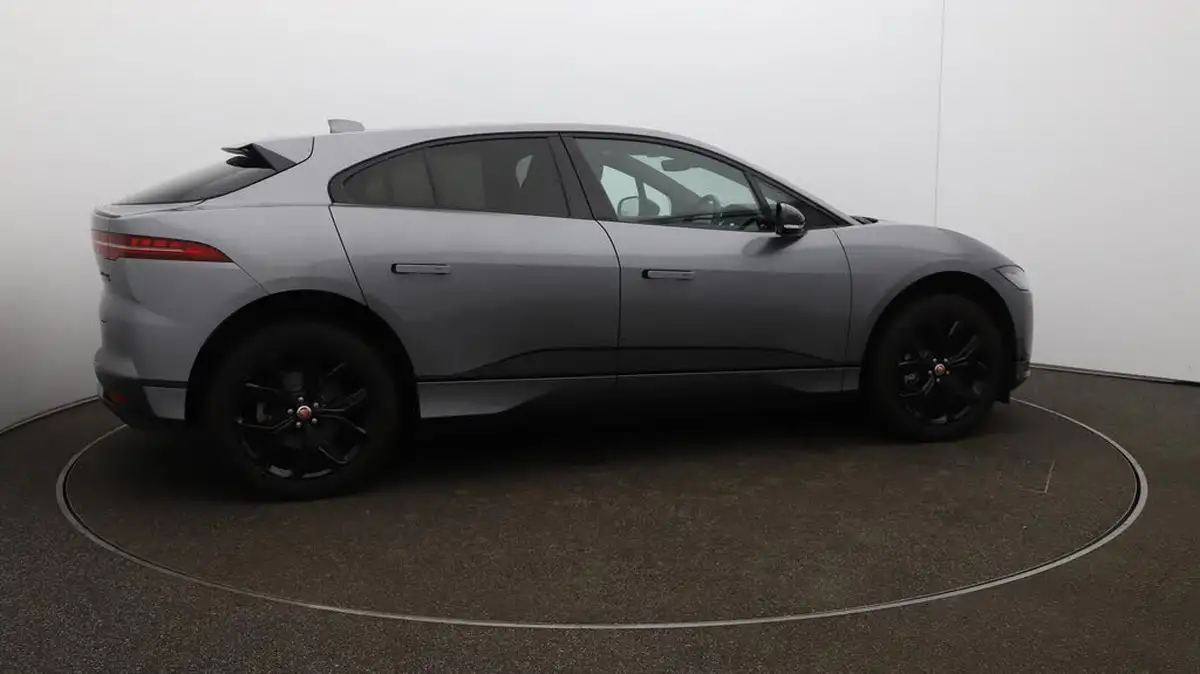 2022-jaguar-i-pace-ev400-black-big-54