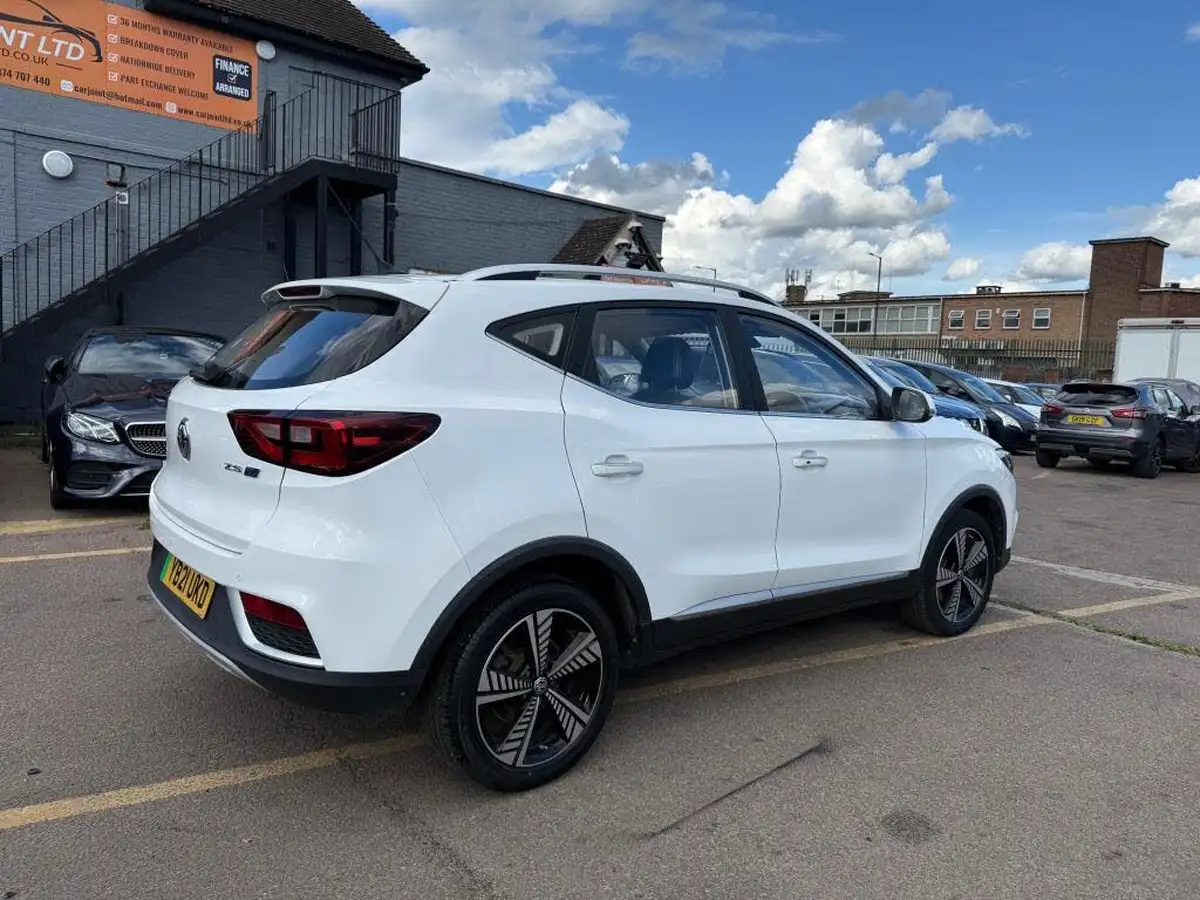 2021-mg-zs-suv-e-exclusive-ev-big-5