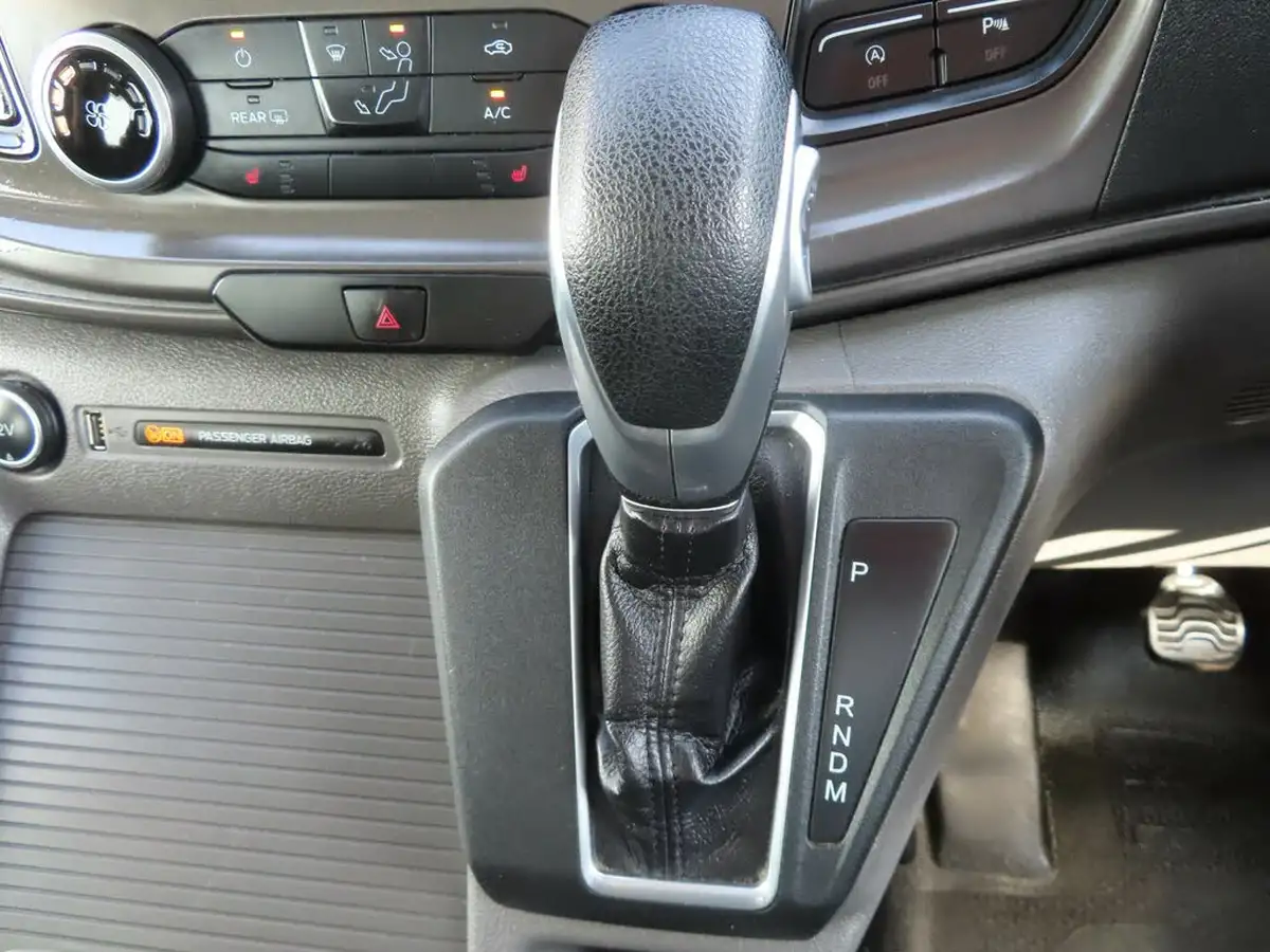 2019-ford-tourneo-custom-20tdci-320-l2-shuttle-bus-130pseu6dt-auto-big-51