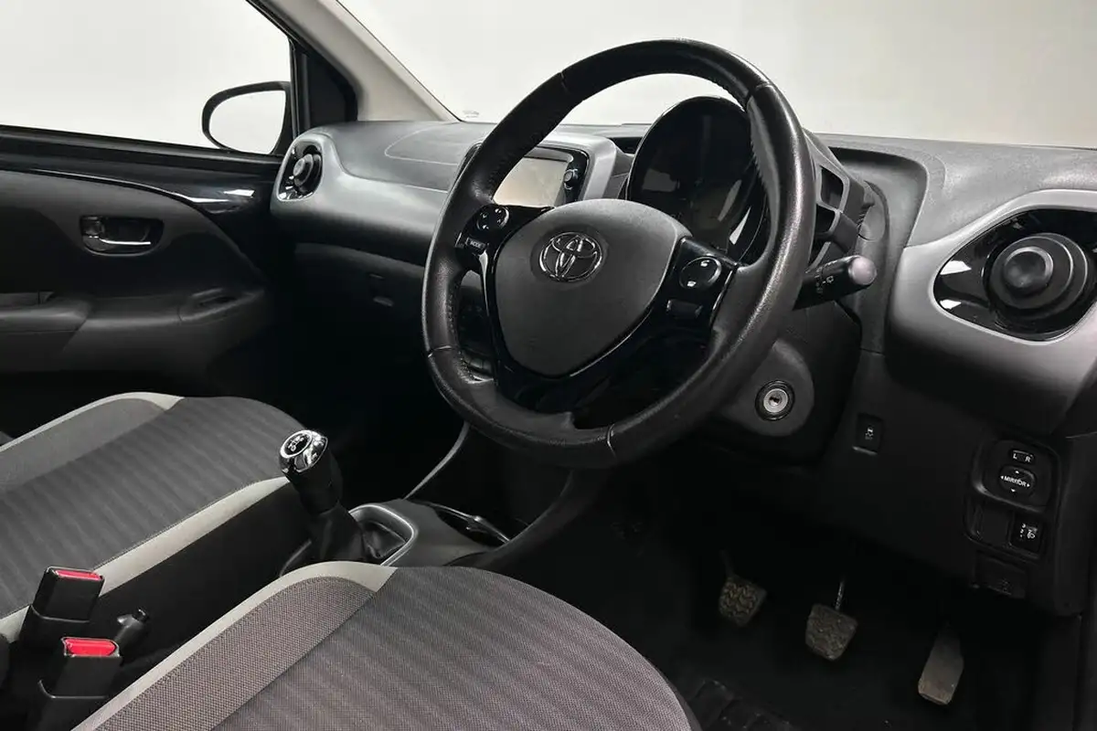 2019-toyota-aygo-10-vvt-i-x-plore-big-6