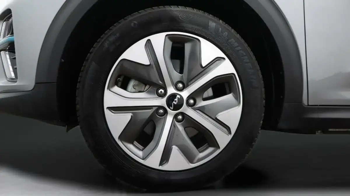 2022-kia-niro-ev-e-2-big-18