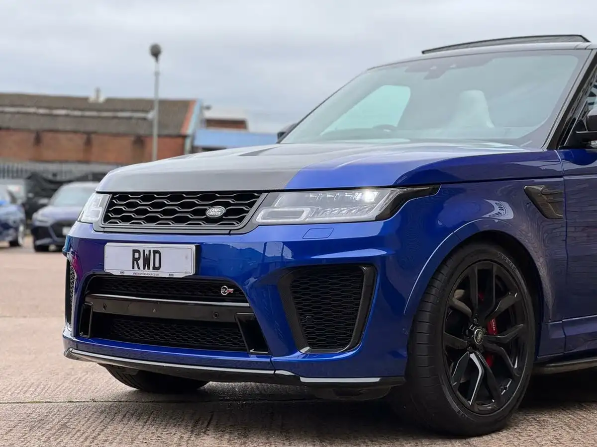 2018-land-rover-range-rover-sport-50-v8-svr-big-26
