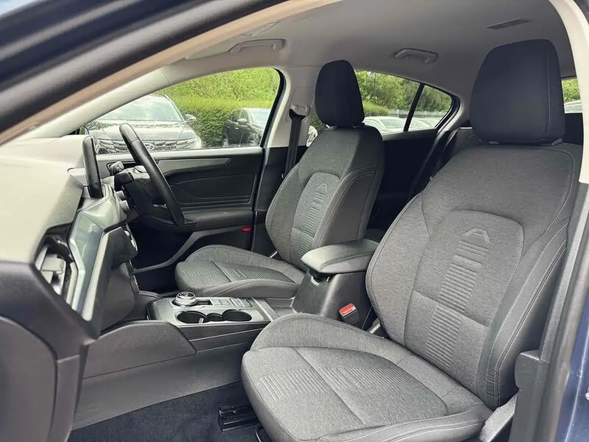 2020-ford-focus-15-active-hatchback-auto-big-16