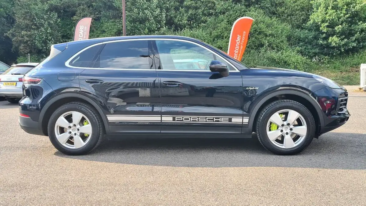 2021-porsche-cayenne-30-v6-e-hybrid-462ps-station-wagon-big-5