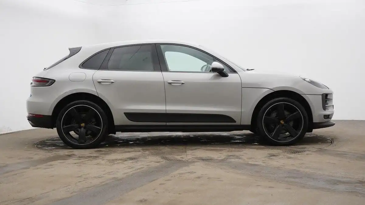 2020-porsche-macan-30-s-big-1