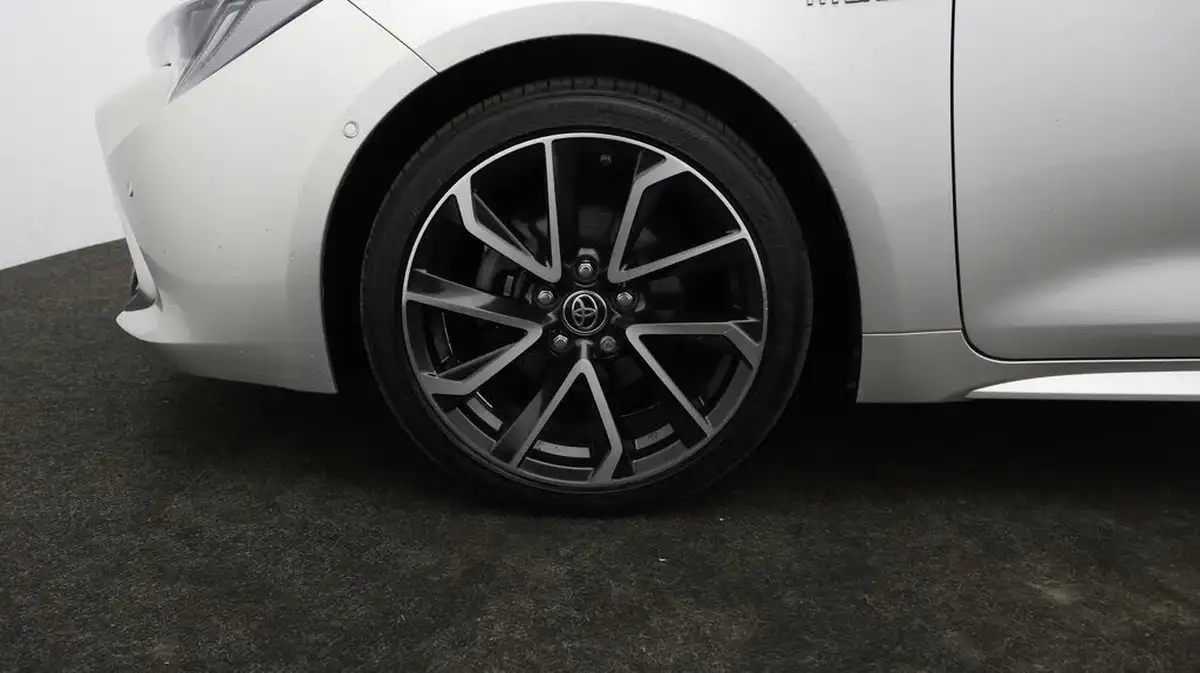 2020-toyota-corolla-18-vvt-i-excel-trk-hatchback-big-17