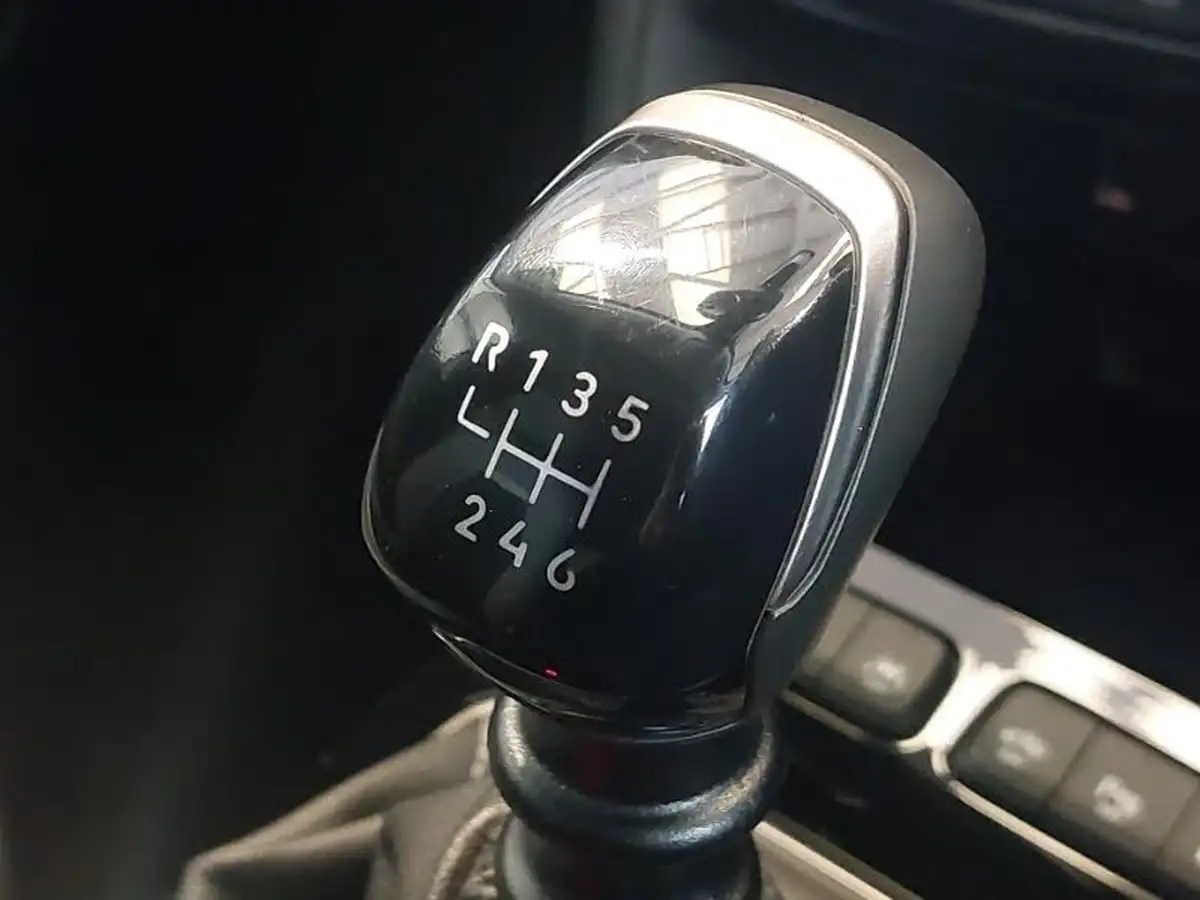 2021-vauxhall-mokka-15-turbo-d-elite-premium-big-16