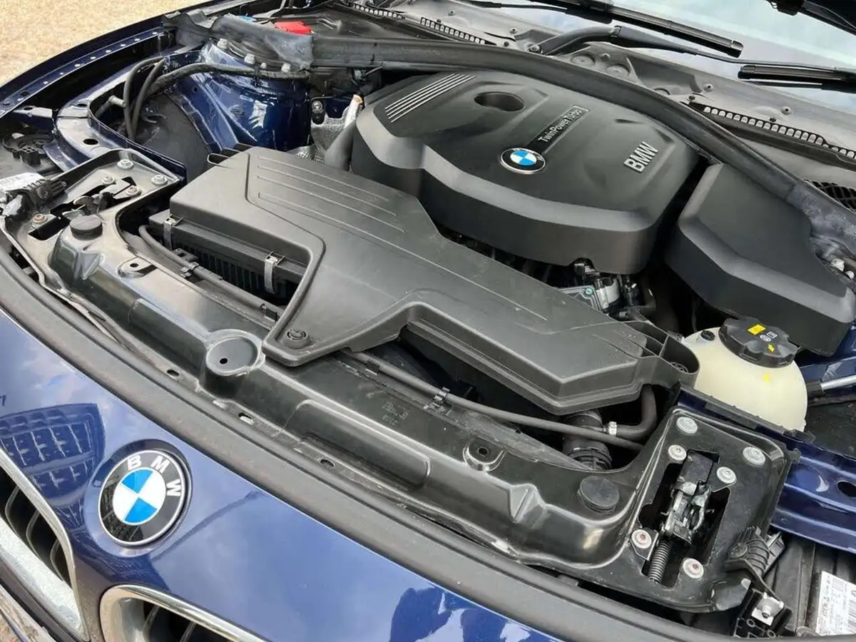 2018-bmw-3-series-15-318i-sport-saloon-4d-auto-big-46