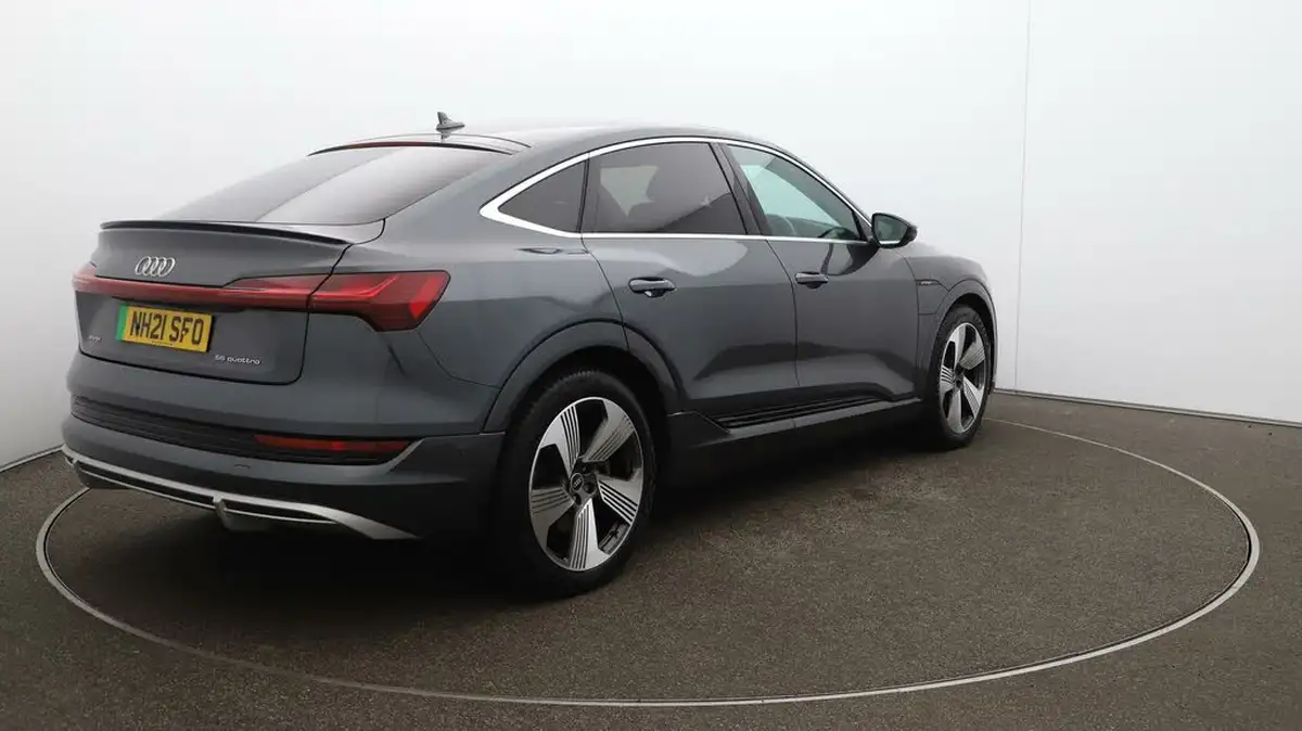 2021-audi-e-tron-55e-s-line-sportback-big-56
