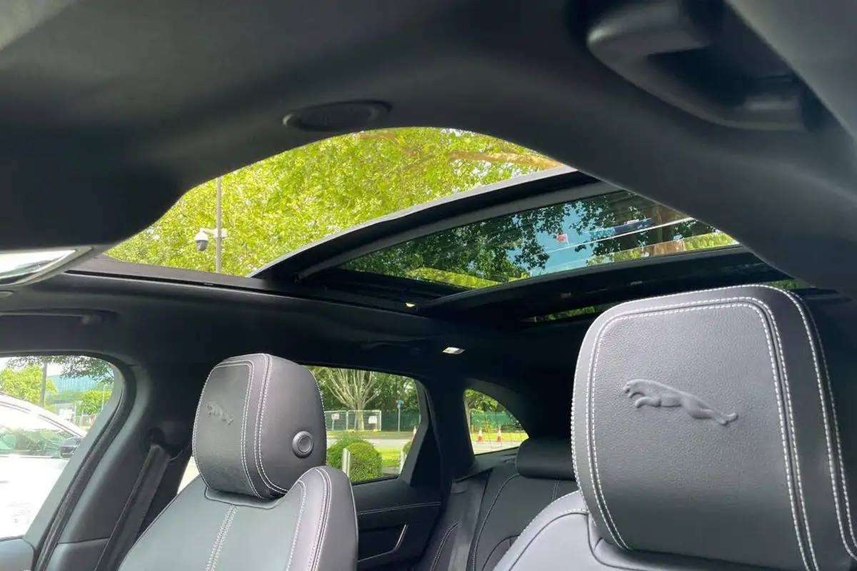2023-jaguar-f-pace-20-d200-r-dynamic-se-black-big-3