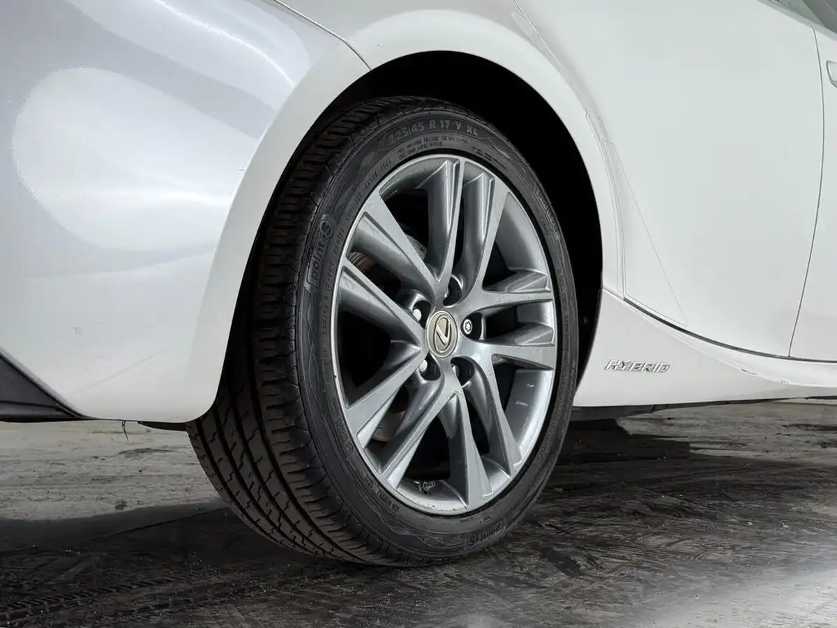 2018-lexus-is-300h-25-advance-lexus-navigation-big-11