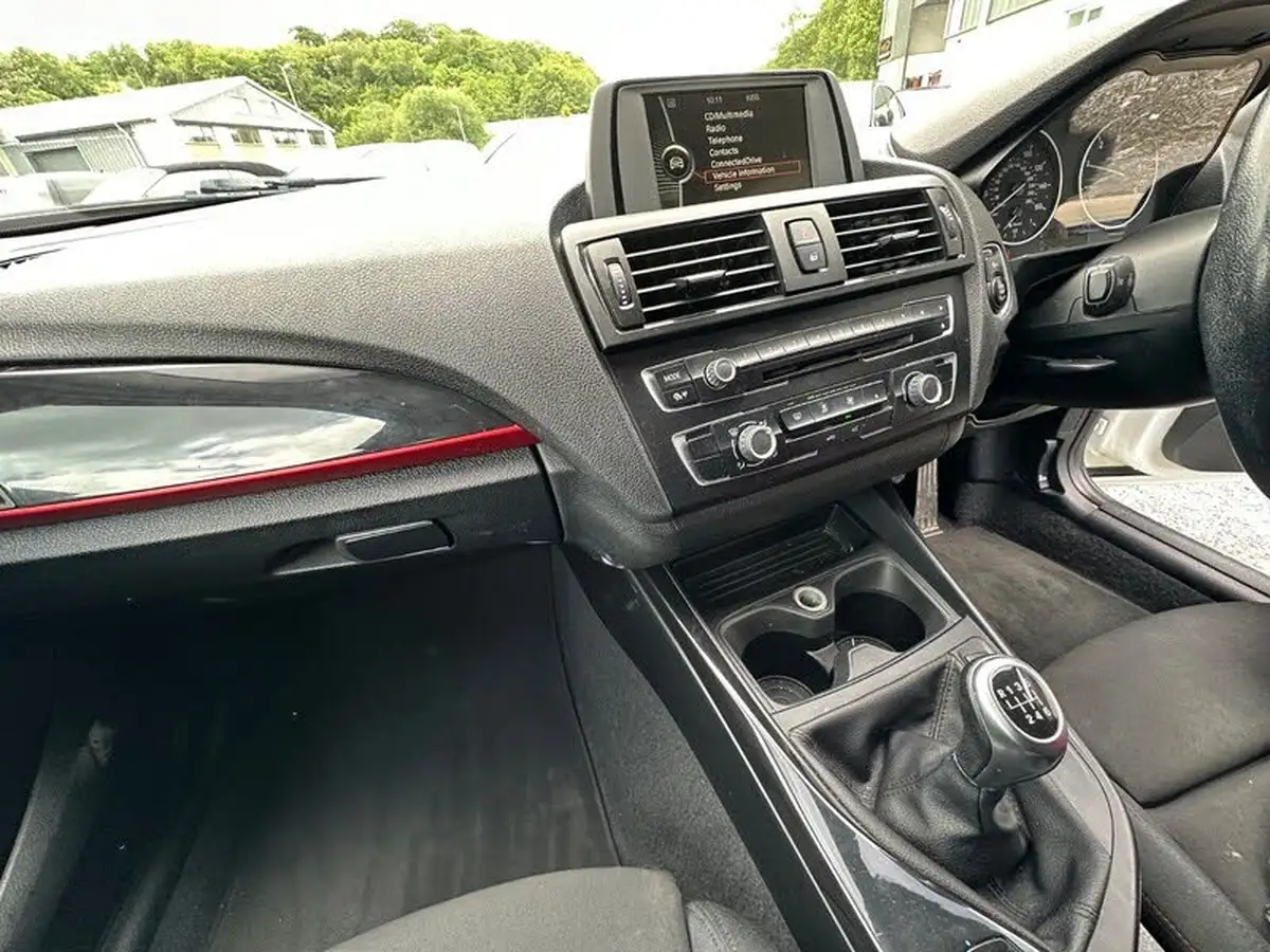 2014-bmw-1-series-20td-116d-sport-116bhp-ss-sports-hatch-5d-big-21