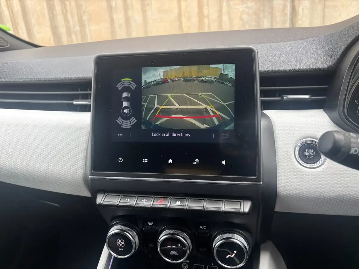 2022-renault-clio-16-techno-big-36