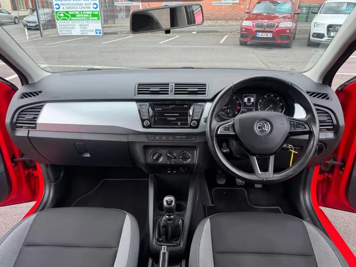 2016-skoda-fabia-12-tsi-se-90ps-hatchback-big-2