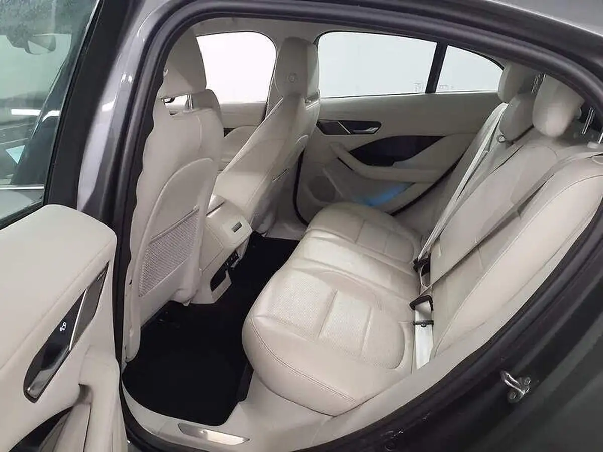 2019-jaguar-i-pace-ev400-se-big-5