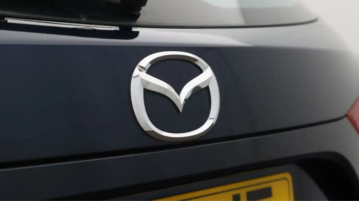 2018-mazda-mazda3-20-se-nav-big-21