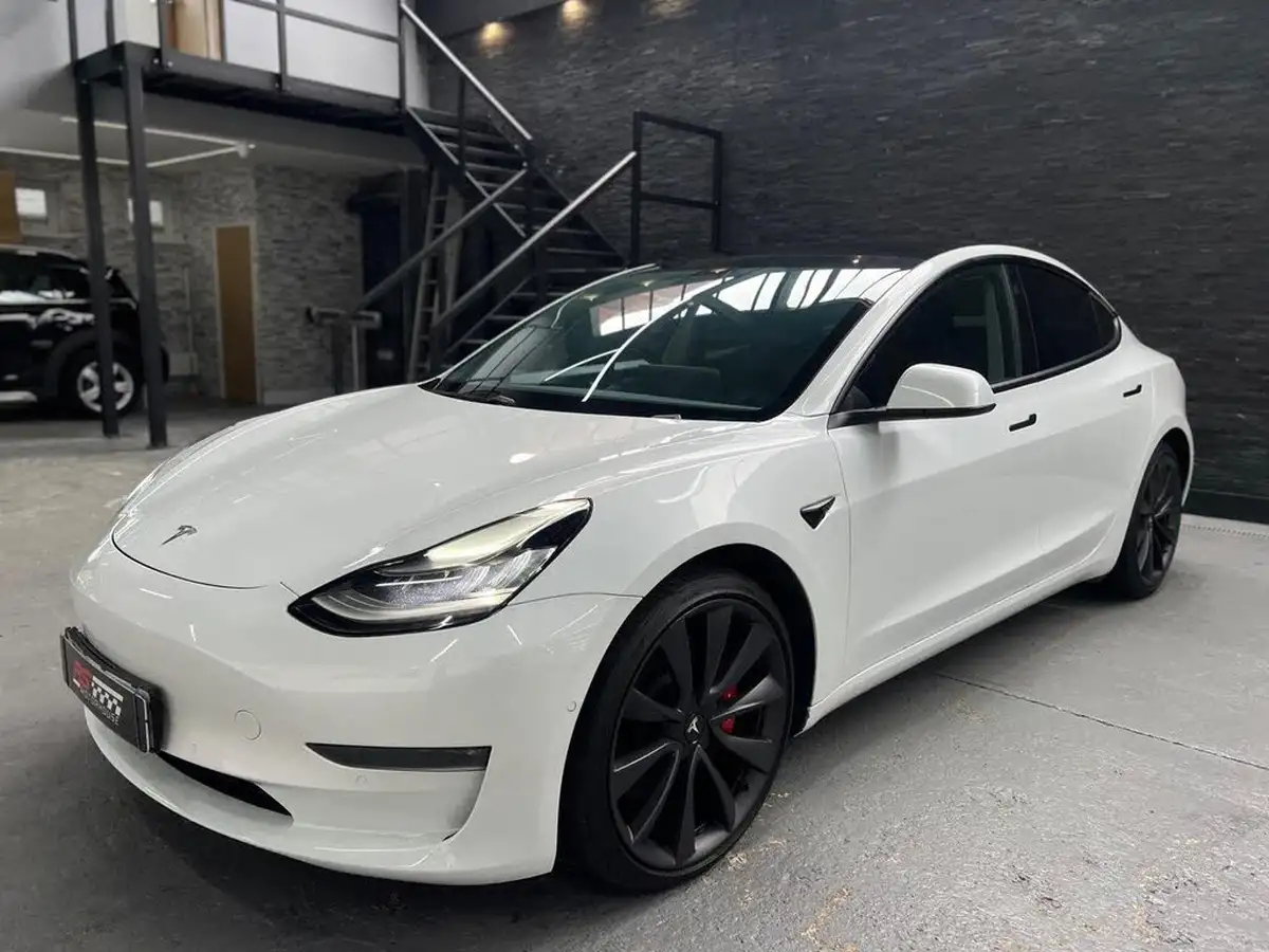 2020-tesla-model-3-e-performance-big-3