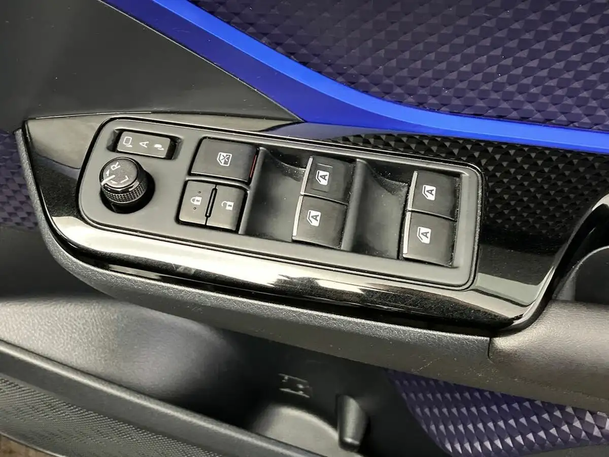 2017-toyota-c-hr-18-vvt-i-dynamic-big-20