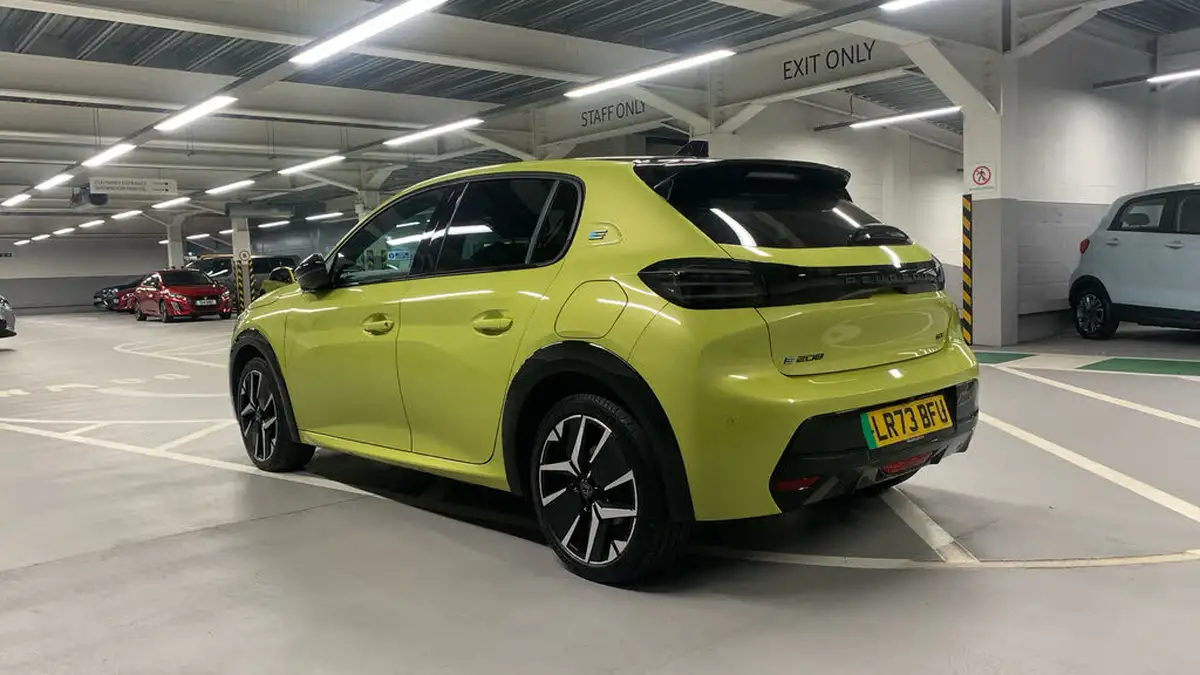 2024-peugeot-208-e-gt-156ps-51kwh-big-4