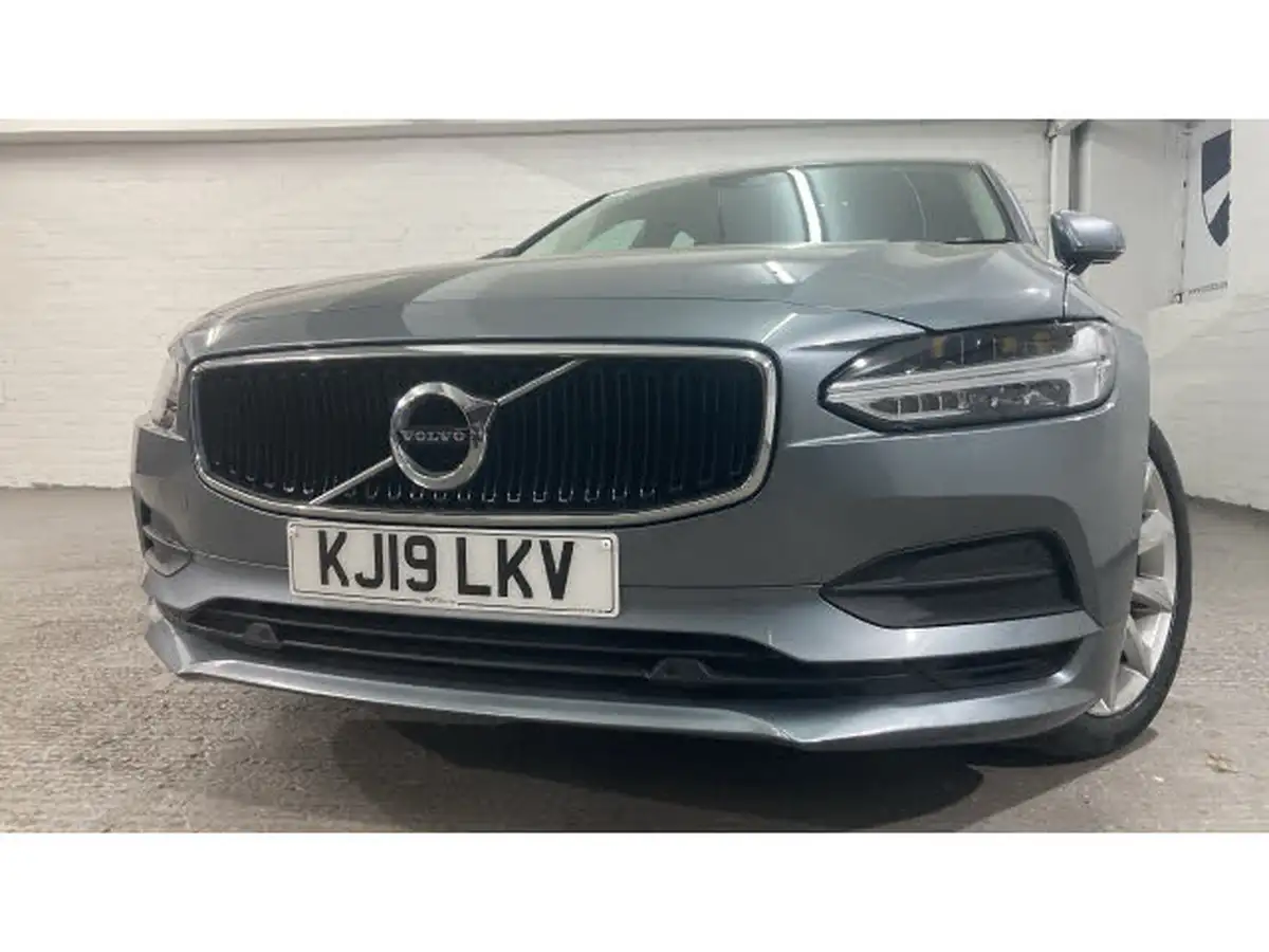 2019-volvo-s90-20-t4-momentum-big-34