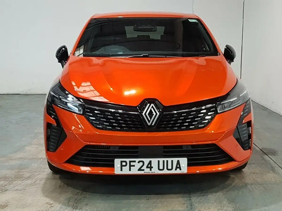 2024-renault-clio-10-tce-techno-big-11