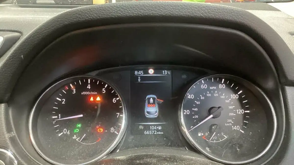 2015-nissan-qashqai-12-n-tec-big-11