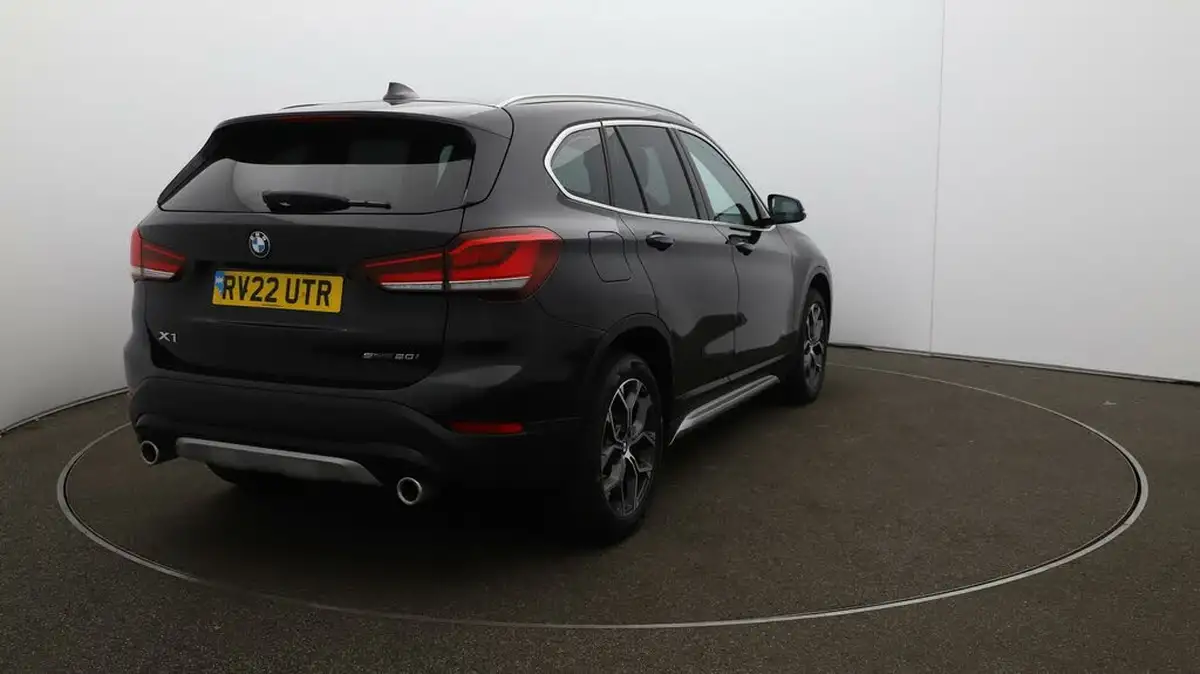 2022-bmw-x1-20-sdrive20i-xline-big-54