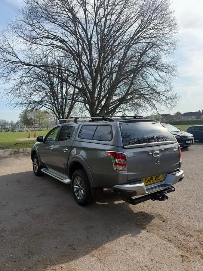 2019-mitsubishi-l200-24di-d-barbarian-eu6b-auto-big-2