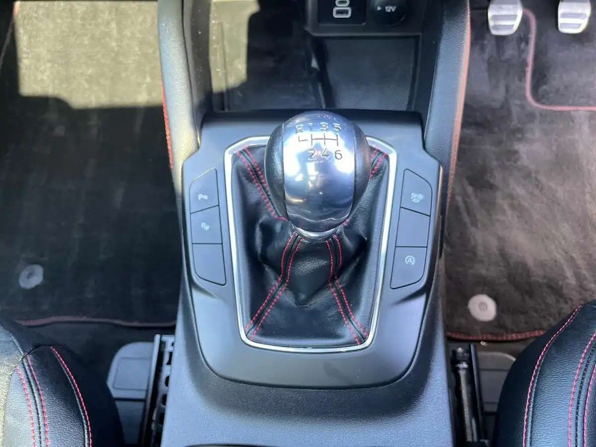 2023-ford-kuga-15t-st-line-x-edition-big-39