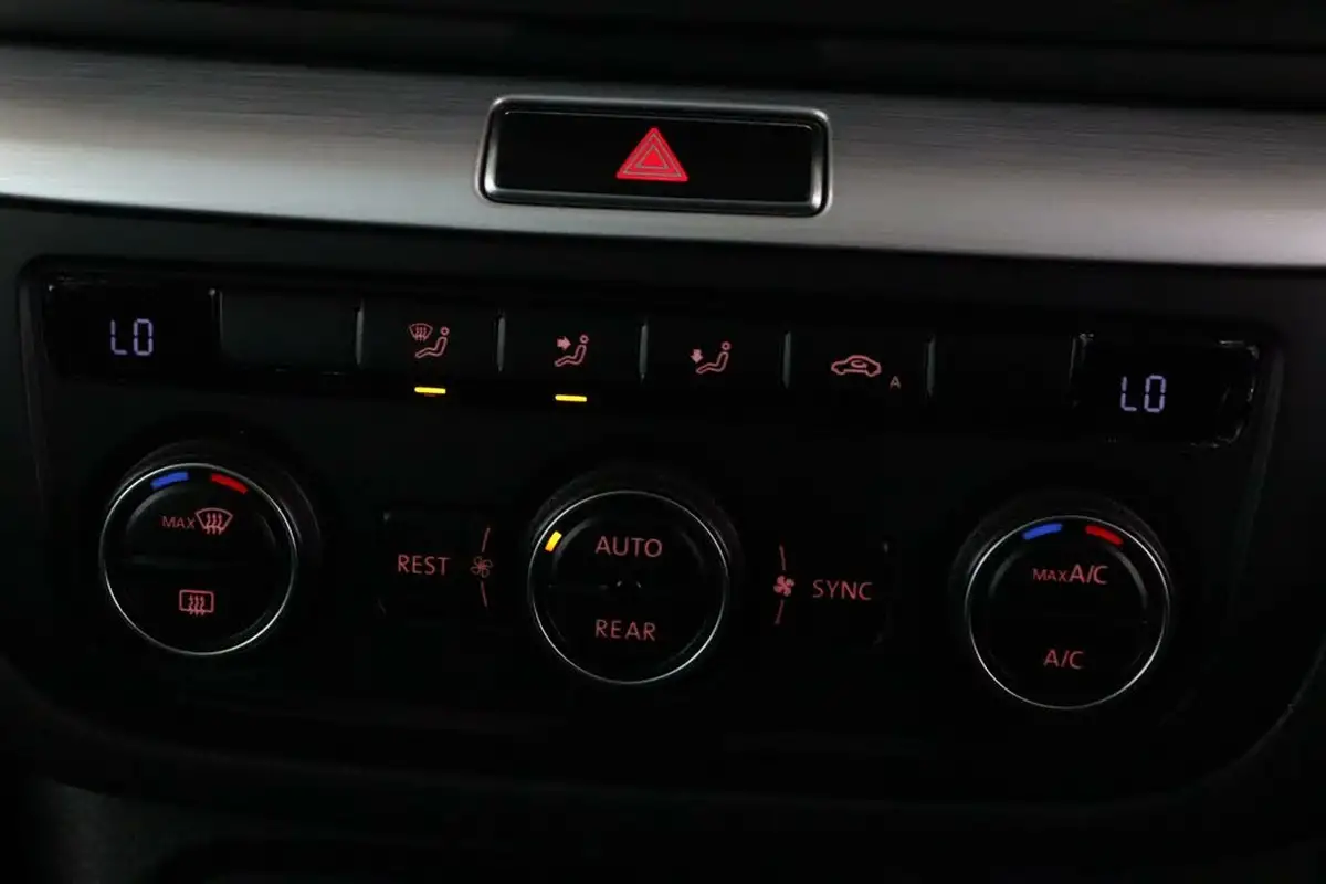 2020-volkswagen-sharan-20tdi-se-nav-150ps-dsg-big-24