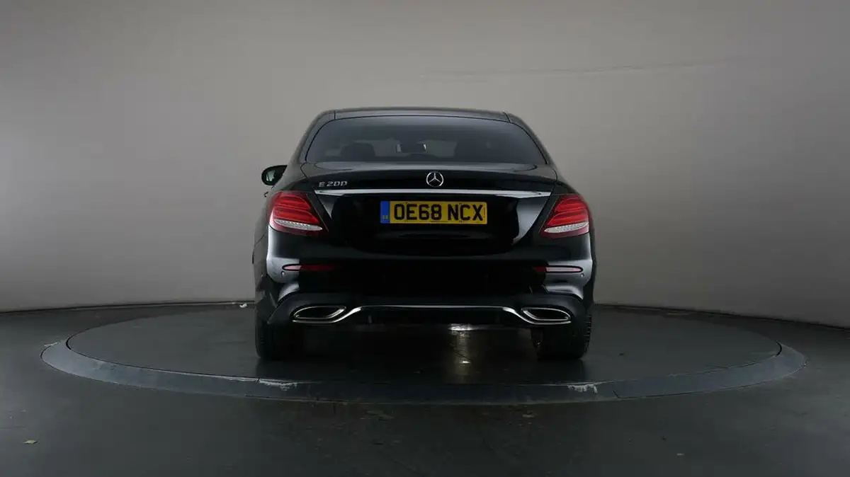 2019-mercedes-benz-e-class-20-e200-amg-line-saloon-4d-big-33