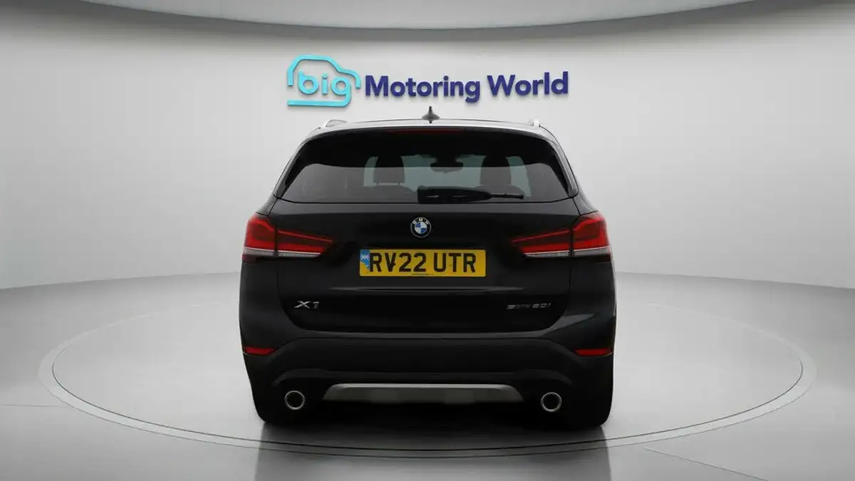 2022-bmw-x1-20-sdrive20i-xline-big-6