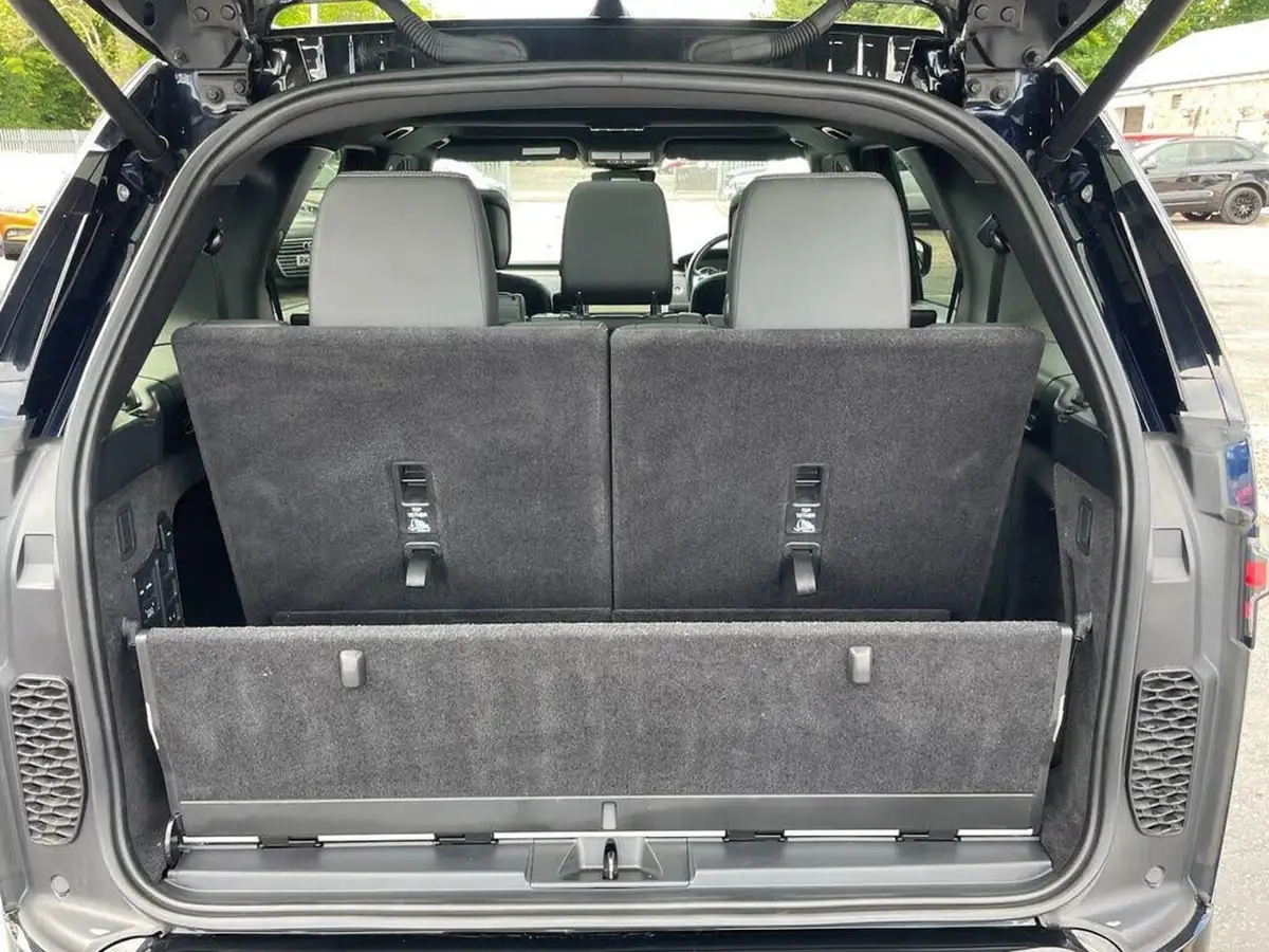2023-land-rover-discovery-30-d250-r-dynamic-s-big-18