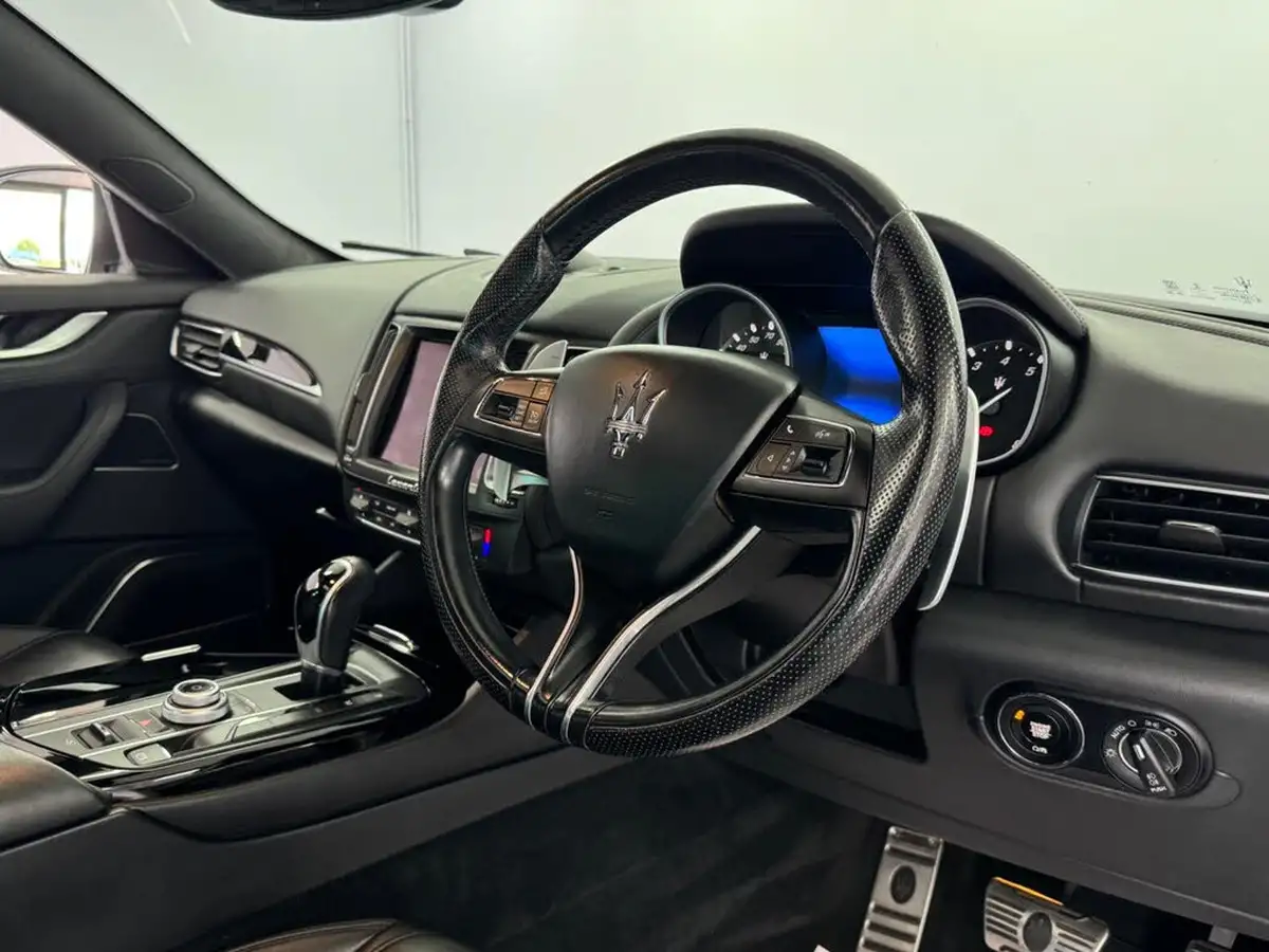 2018-maserati-levante-30-s-gransport-nerissimo-pack-ss-big-4