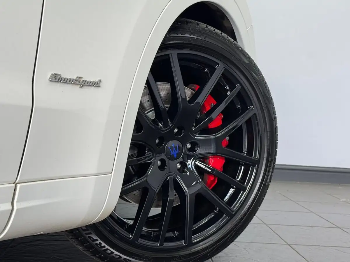2018-maserati-levante-30-s-gransport-nerissimo-pack-ss-big-28